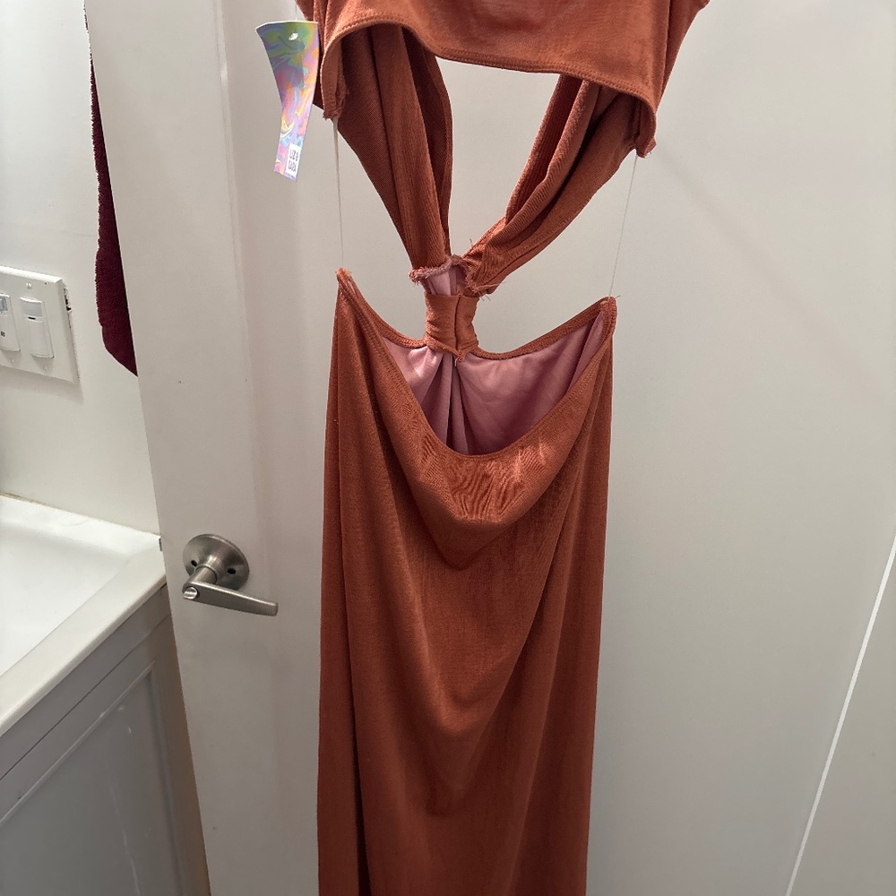 Dress - Picture 2 of 2